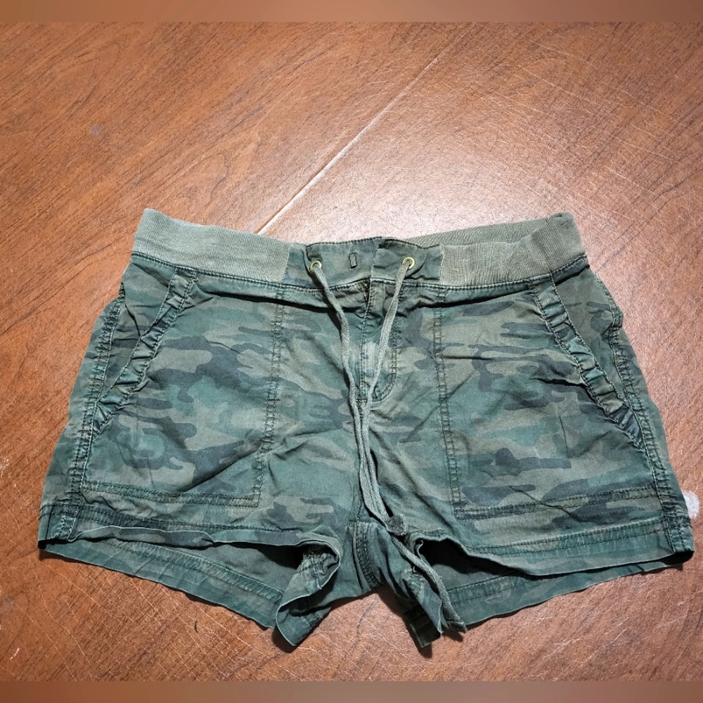 A.n.a Camo Green Women's Shorts
